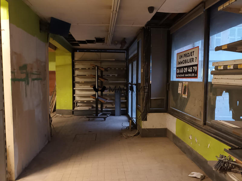 Local commercial - 135 m² - 2 pièces
