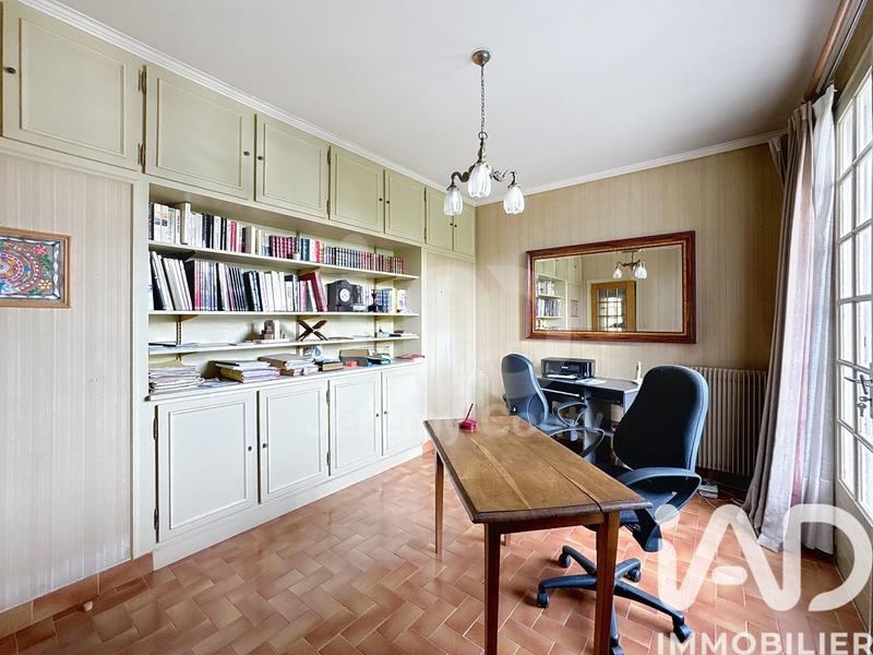 Maison - 239 m² - 9 pièces