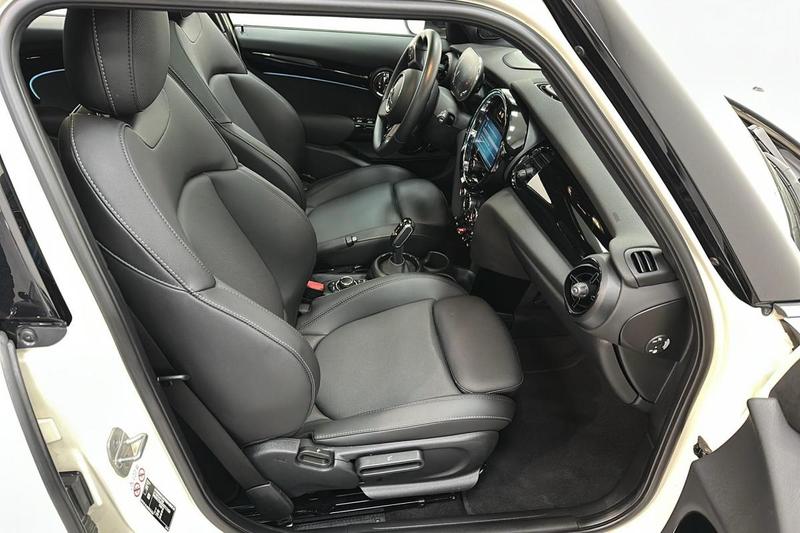 Mini 5 portes Hatch F55 Lci II Cooper 136 ch Dkg7 Edition Premium Plus