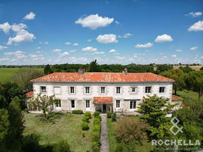 Maison ancienne - 305 m² - 11 pièces
