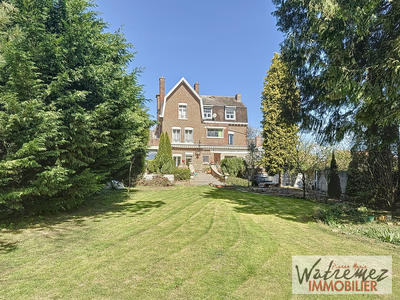 Maison - 282 m² - 11 pièces