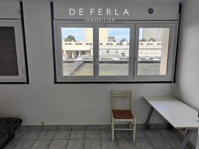 Studio - 15 m² - 1 pièce