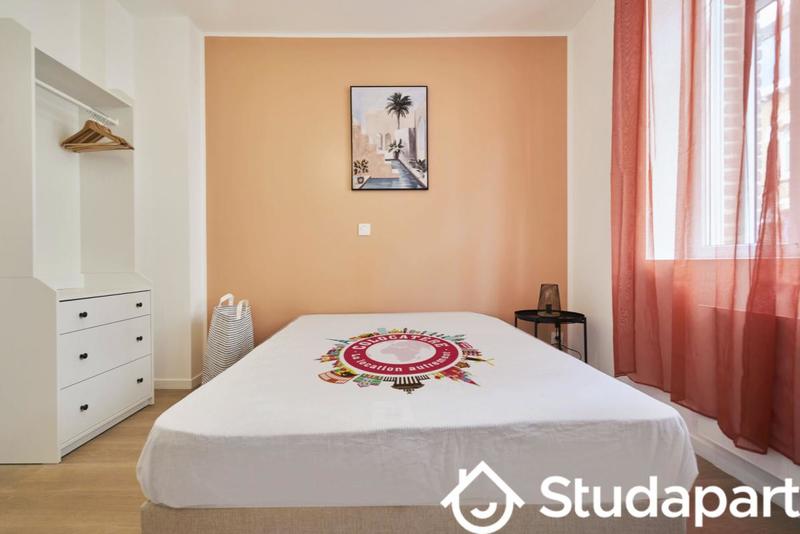 Chambre - 11 m² - 1 pièce