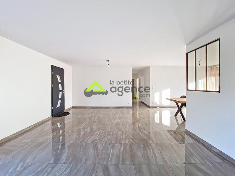 Maison - 104 m² - 4 pièces