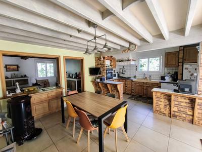 Maison - 206 m² - 10 pièces