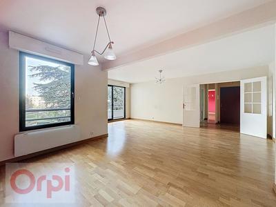 Appartement - 100 m² - 4 pièces