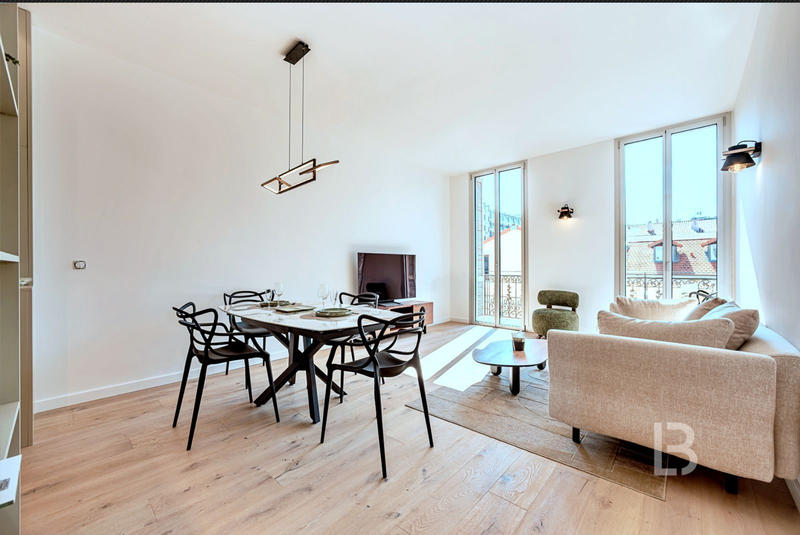 Appartement - 85 m² - 4 pièces