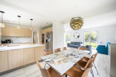 Maison - 195 m² - 7 pièces