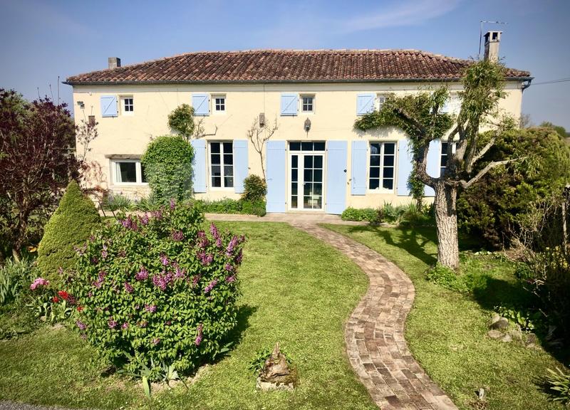Maison charentaise - 232 m² - 8 pièces