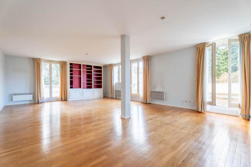 Appartement - 167 m² - 6 pièces