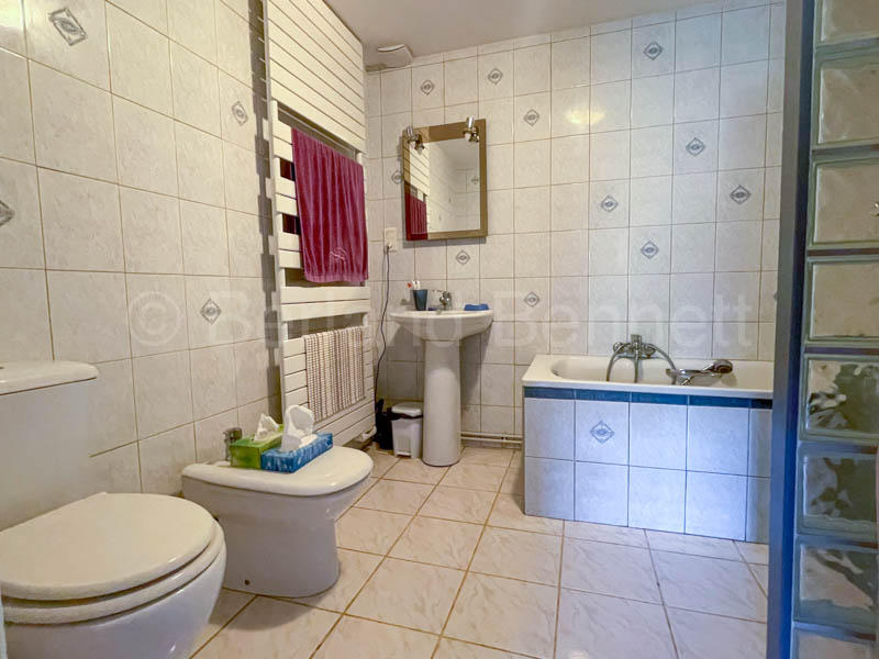 Maison en pierre - 220 m² - 6 pièces