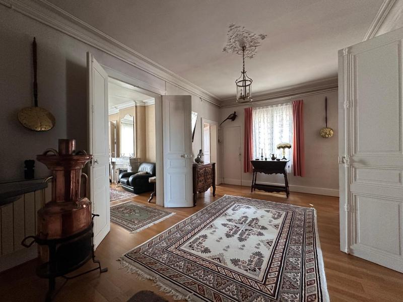 Appartement - 175 m² - 5 pièces