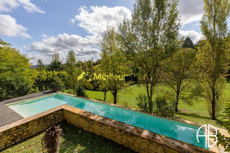 Maison - 288 m² - 13 pièces