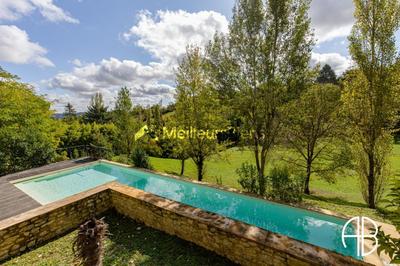 Maison - 288 m² - 13 pièces