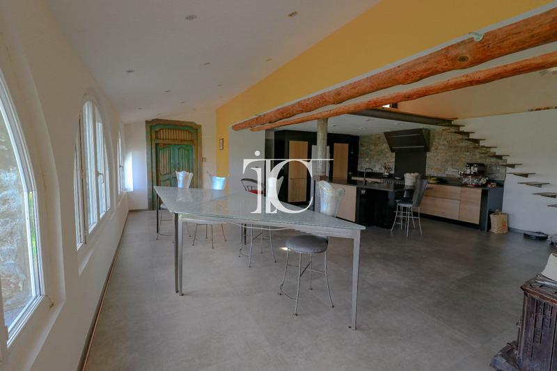 Mas - 195 m² - 5 pièces