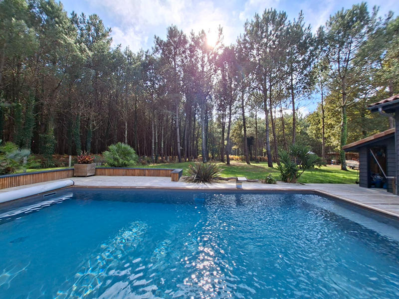 Maison - 311 m² - 10 pièces