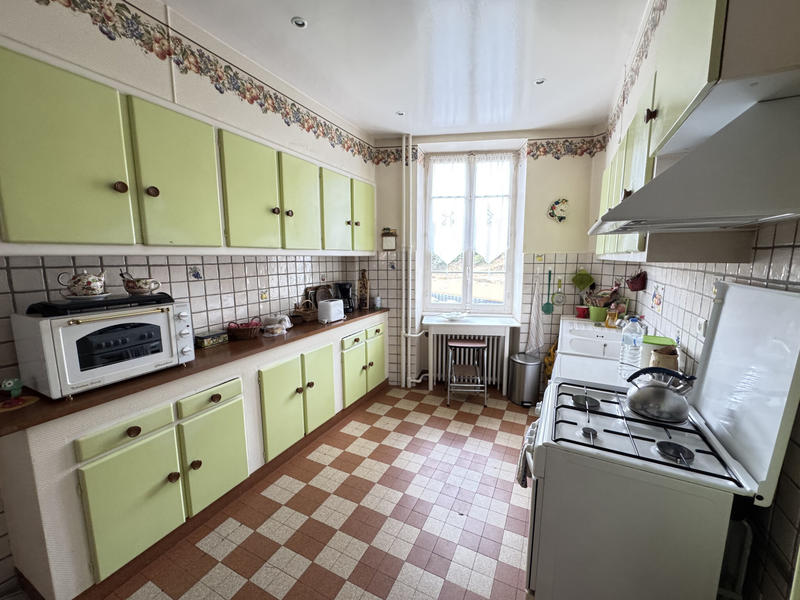 Maison - 316 m² - 9 pièces