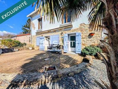 Maison - 164 m² - 9 pièces