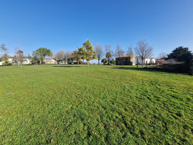 Terrain constructible - 1 000 m²