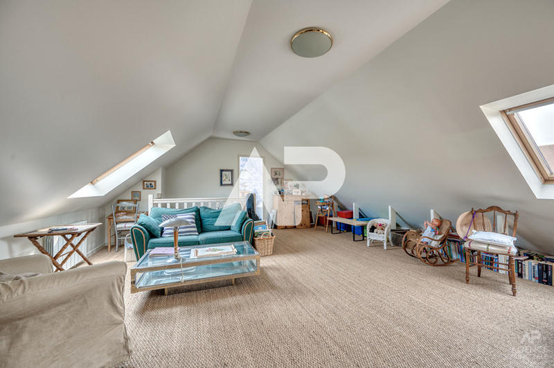 Maison - 163 m² - 7 pièces