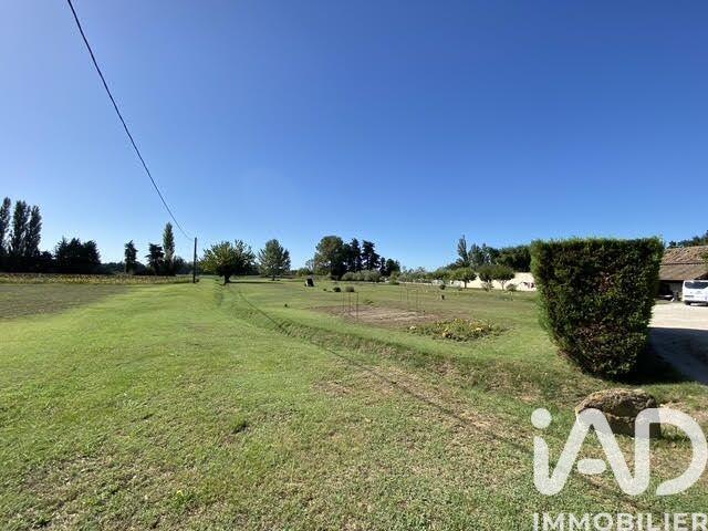 Maison - 238 m² - 7 pièces