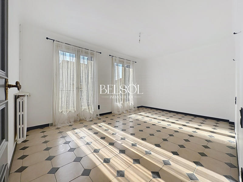 Maison - 186 m² - 4 pièces