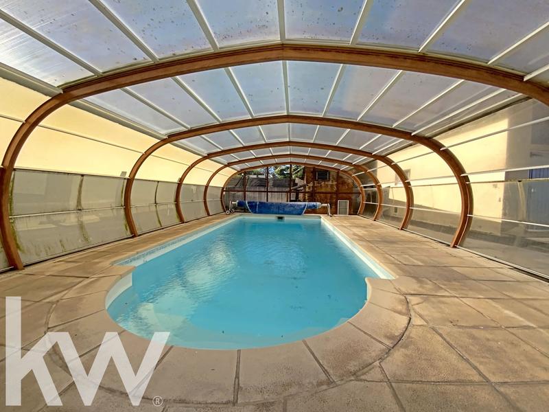 Viager - Maison - 233 m² - 10 pièces