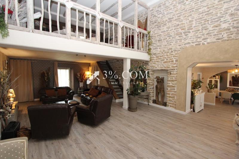 Maison - 240 m² - 8 pièces