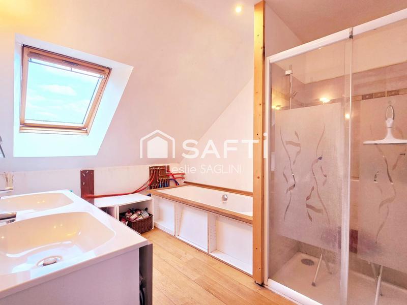 Maison - 200 m² - 6 pièces