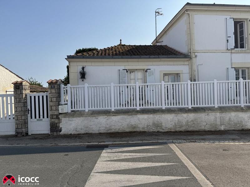 Demeure - 210 m² - 8 pièces