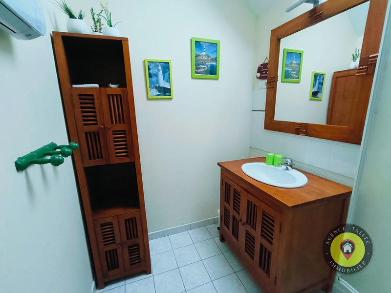 Maison - 270 m² - 11 pièces