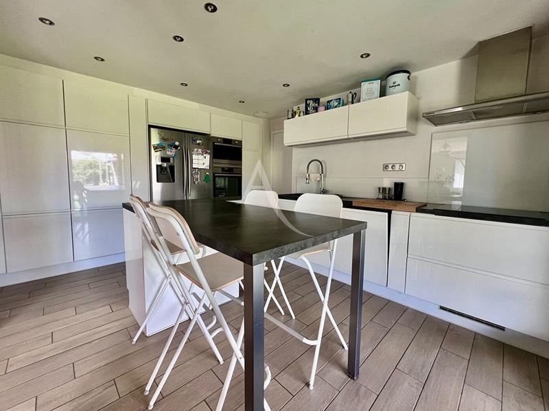 Maison - 192 m² - 7 pièces