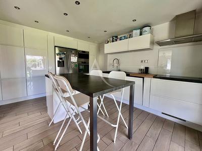 Maison - 192 m² - 7 pièces