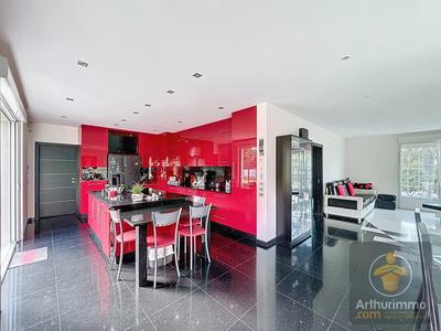 Maison - 147 m² - 7 pièces