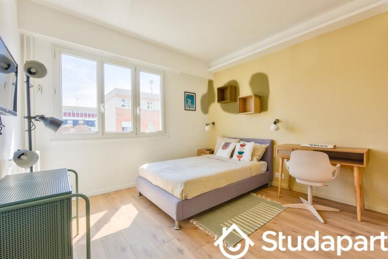 Chambre - 13 m² - 1 pièce