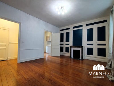 Maison - 235 m² - 9 pièces