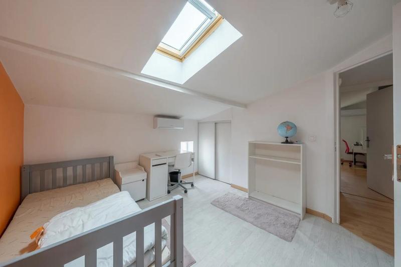 Maison - 200 m² - 6 pièces