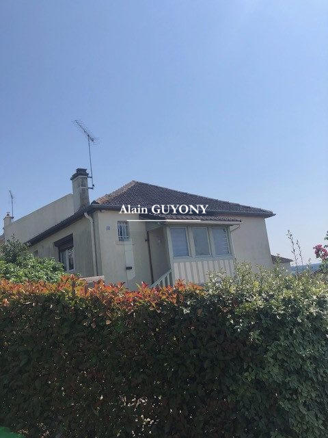 Maison traditionnelle - 64 m² - 4 pièces