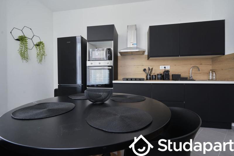 Chambre - 13 m² - 1 pièce