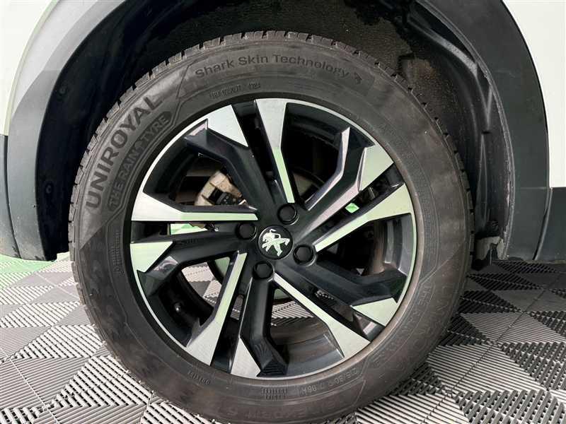 Peugeot 2008 1.5 BlueHDi 130 s&amp;S Eat8 Allure Pack