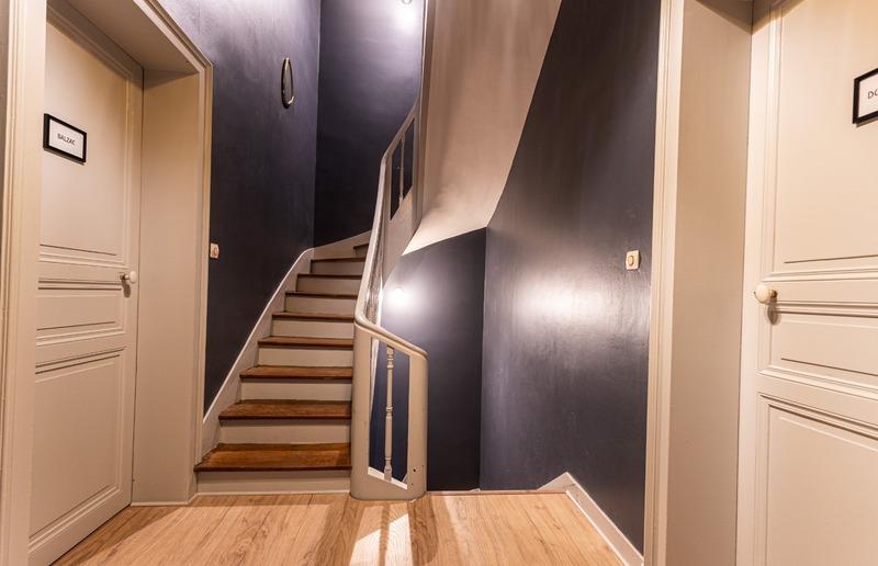 Maison - 328 m² - 15 pièces