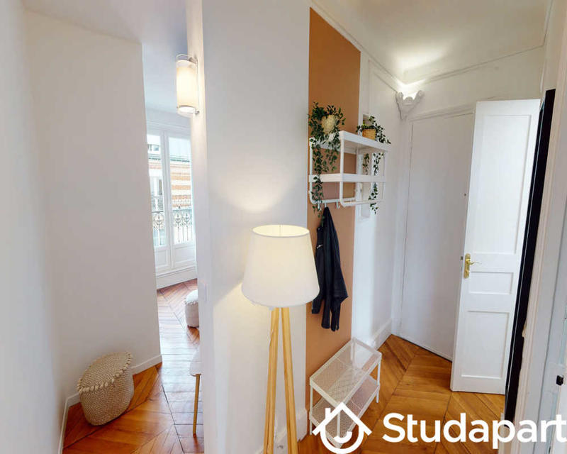 Chambre - 130 m² - 1 pièce