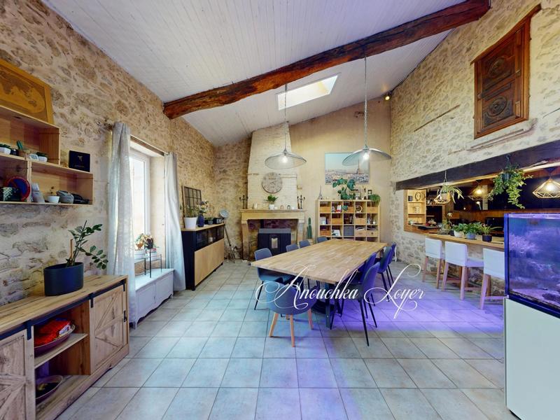 Maison - 418 m² - 15 pièces