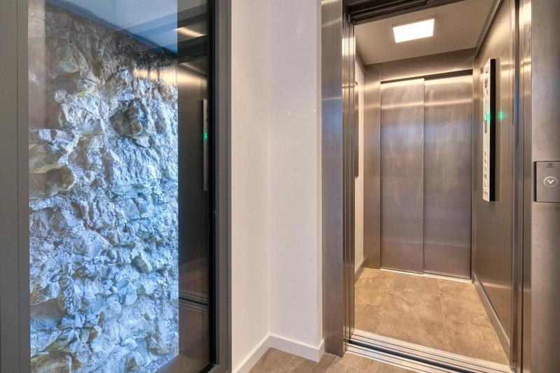 Villa - 484 m² - 12 pièces