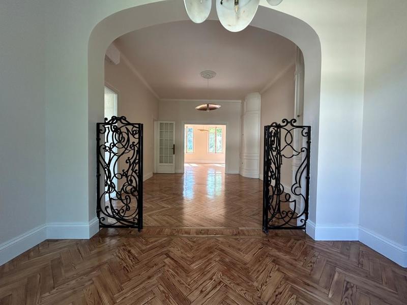 Maison bourgeoise - 388 m² - 10 pièces