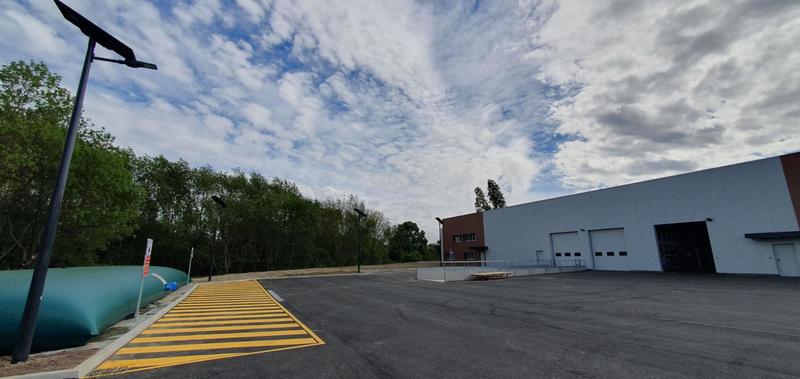 Local d'activité / Entrepôt - 2 140 m²