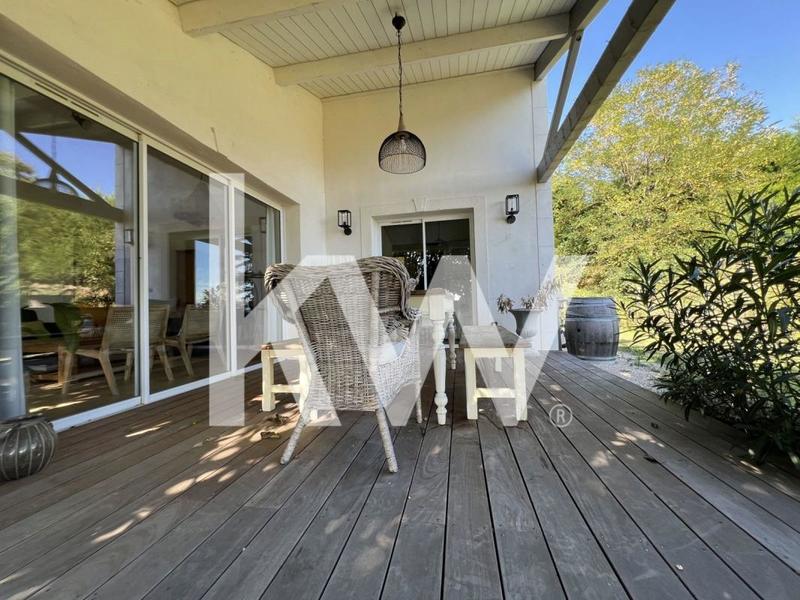 Propriété - 157 m² - 6 pièces