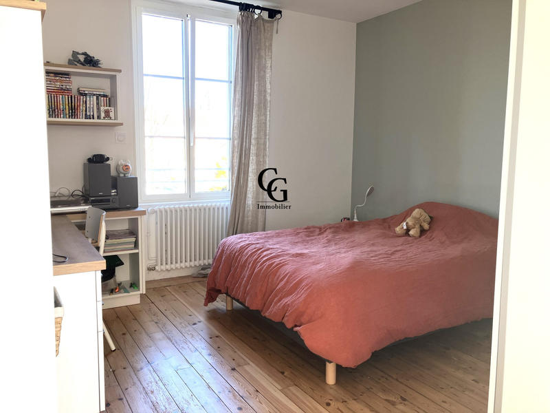 Maison - 180 m² - 8 pièces