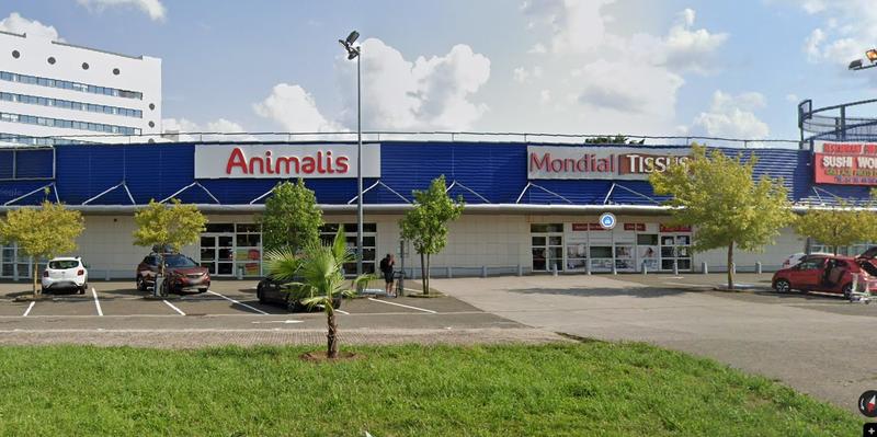 Local commercial - 1 100 m²