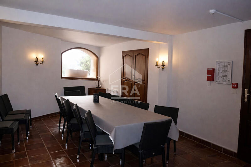 Maison - 186 m² - 10 pièces